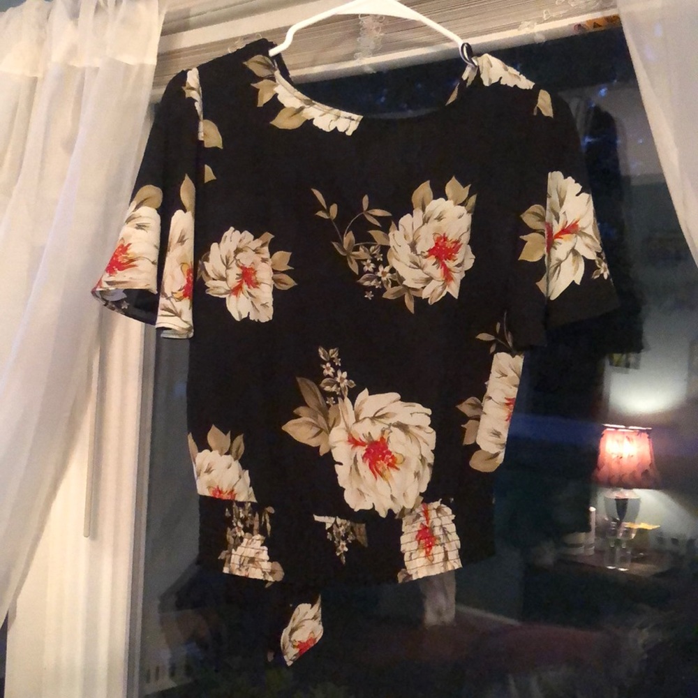 Dressy top - Picture 2 of 2